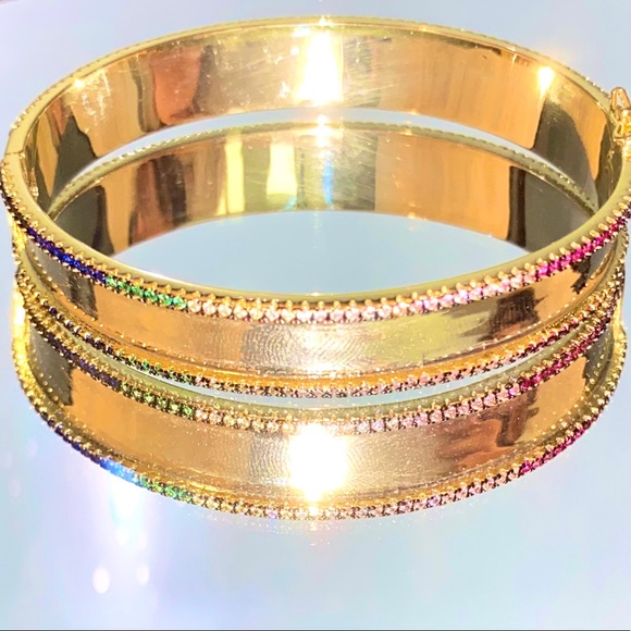 Gold bangle - Picture 1 of 2